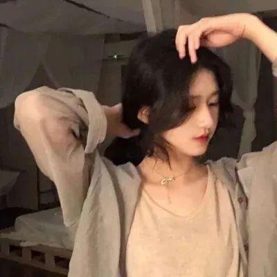 带子狼 在那双小手中